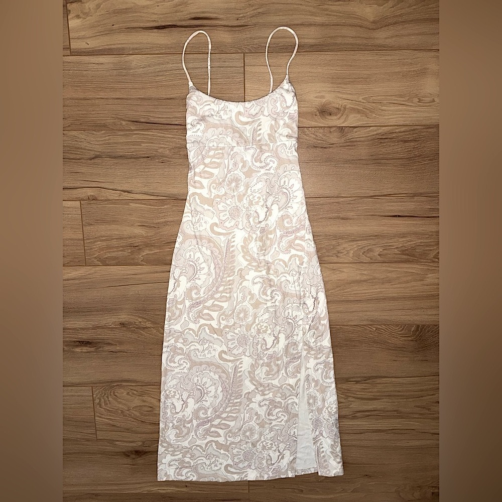 Wilfred | DREAMWEAVER Dress in Macadamia Beige Paisley